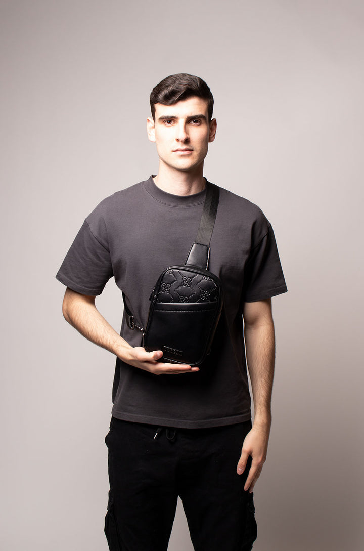 PECHERA ONE STRAP | NEGRO CORREA AJUSTABLE