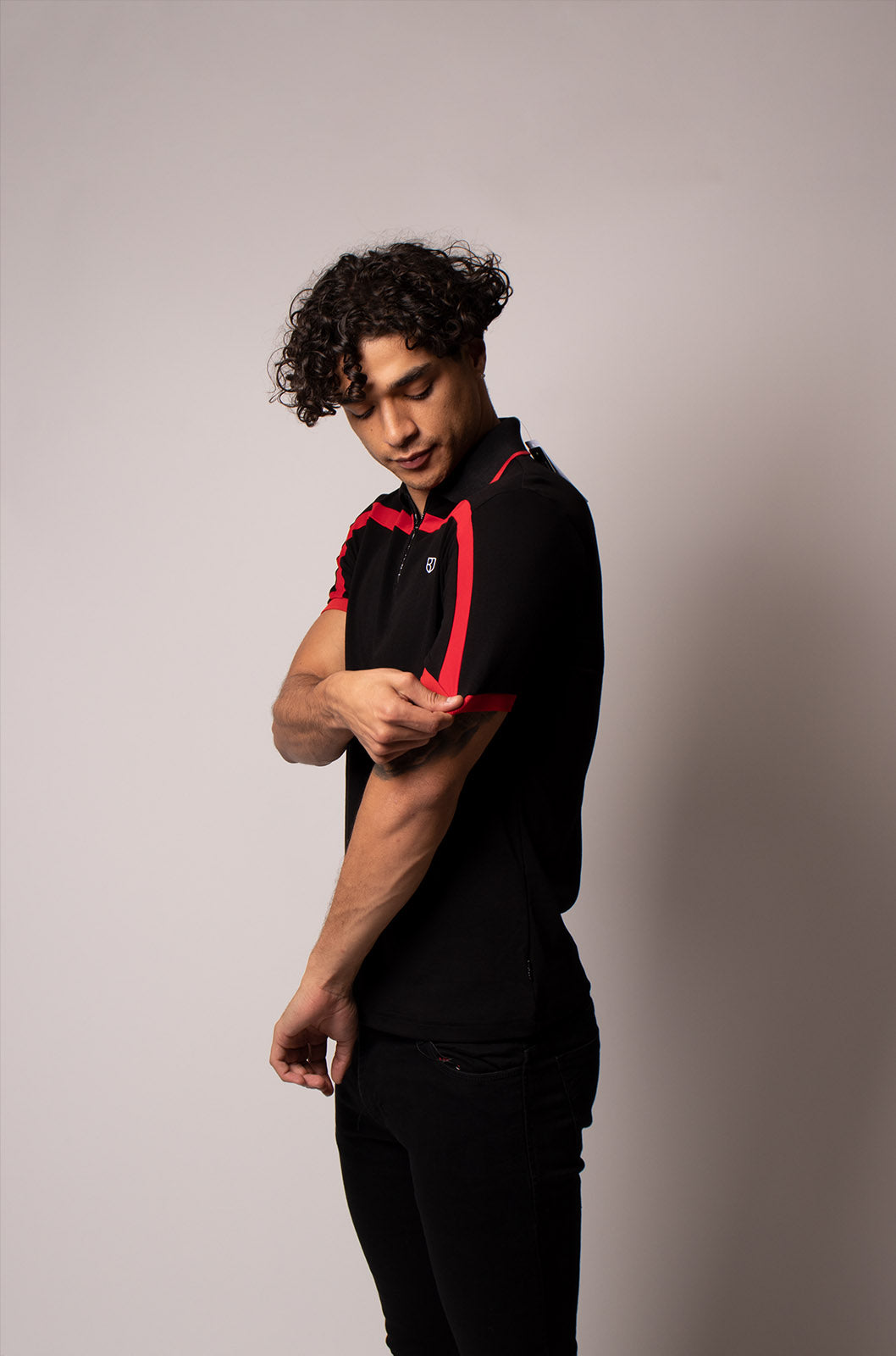PLAYERA POLO LECCE ALGODÓN PIMA | NEGRO/ROJO