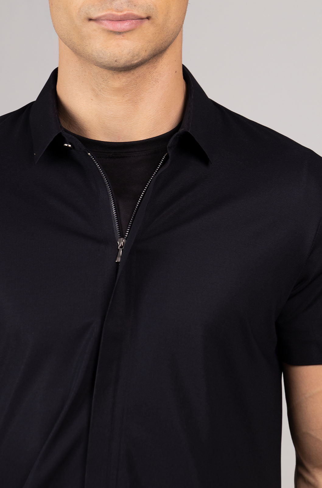 CAMISA MANGA CORTA CREMALLERA COLECCIÓN LUXURY | NEGRO
