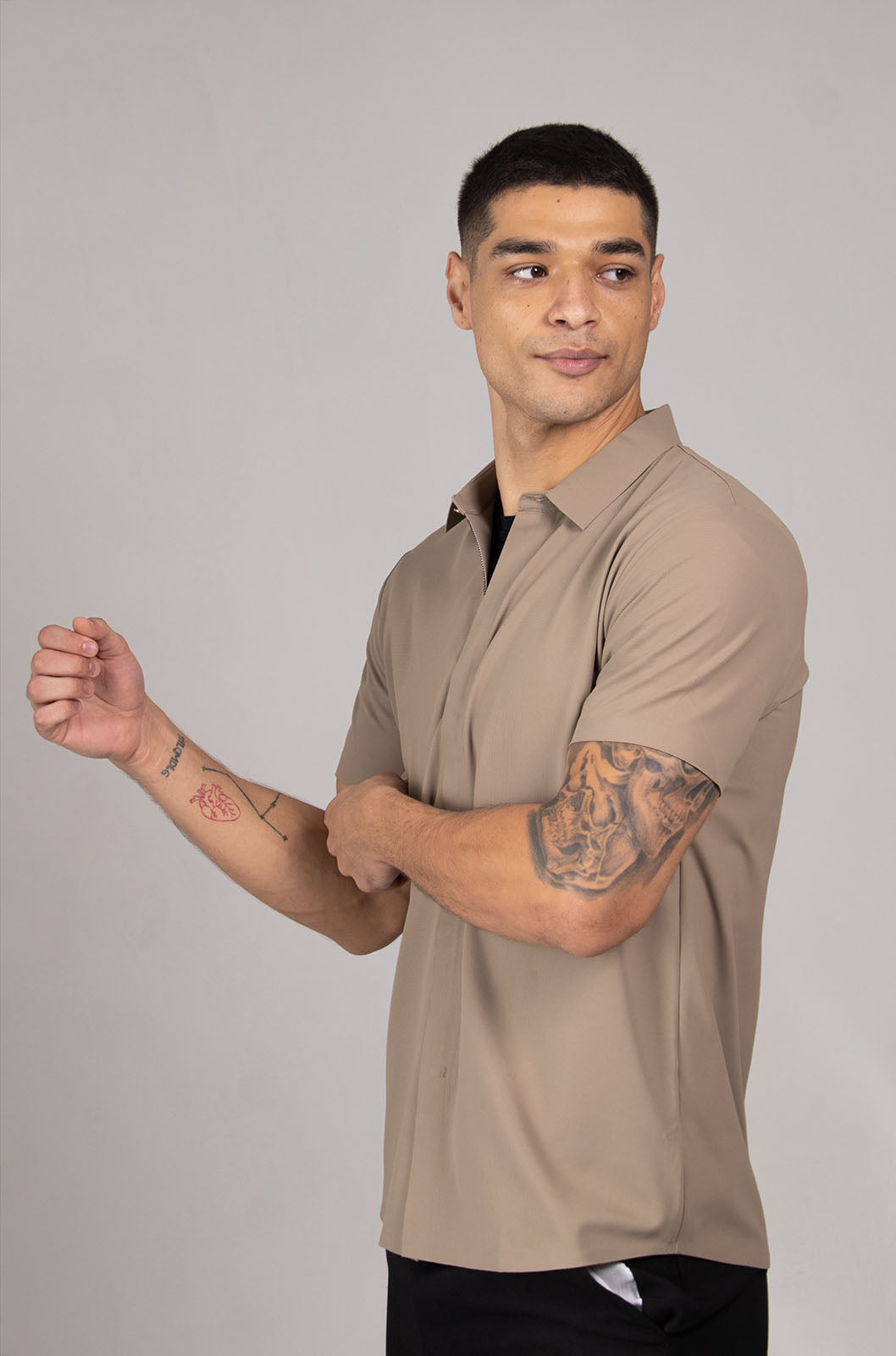 CAMISA MANGA CORTA CREMALLERA COLECCIÓN LUXURY | KHAKI