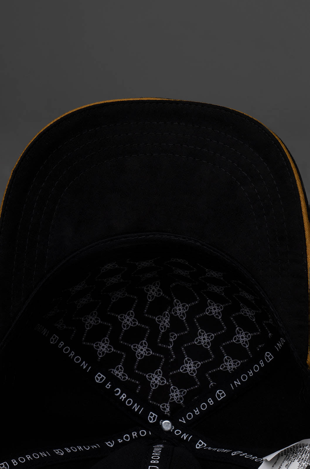 GORRA CLASSIC LOGO NEGRO/DORADO