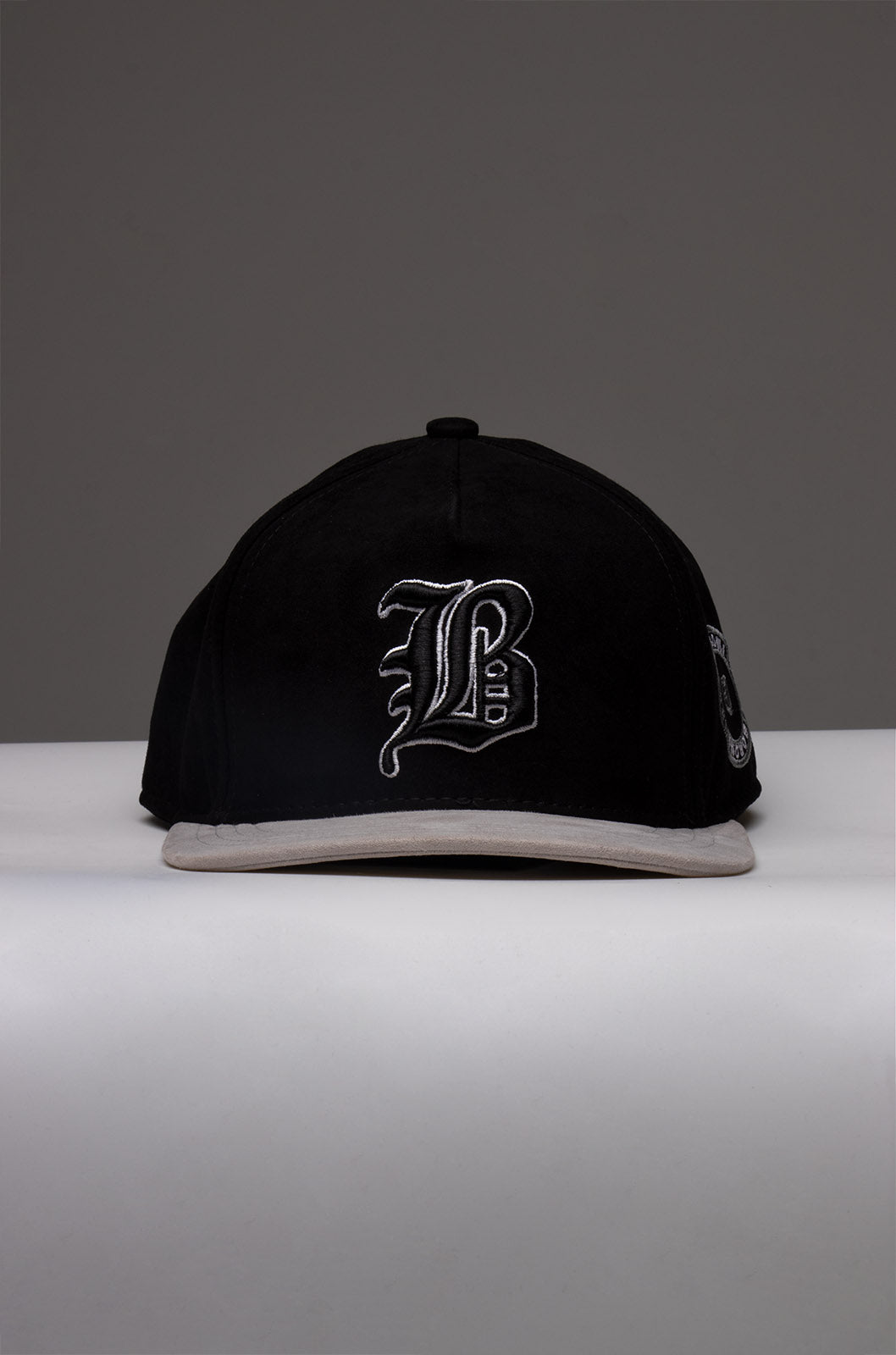 GORRA PLANA NEGRO/GRIS