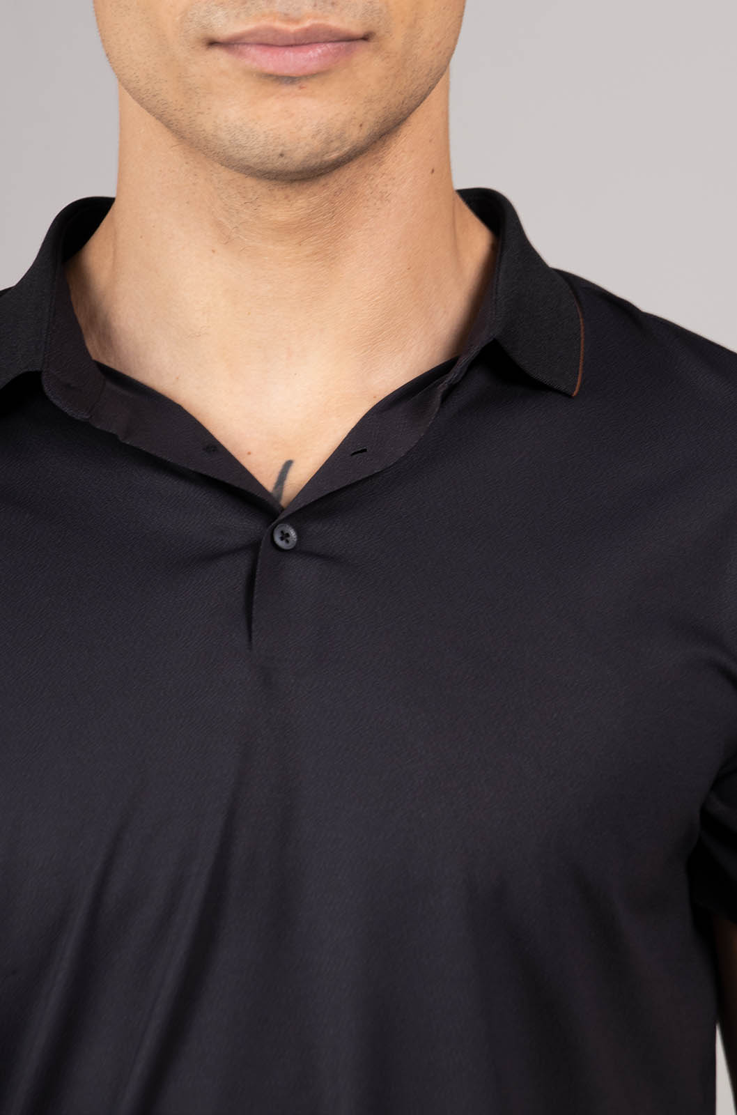 PLAYERA TIPO POLO COLECCION LUXURY | NEGRO/PALE GOLD