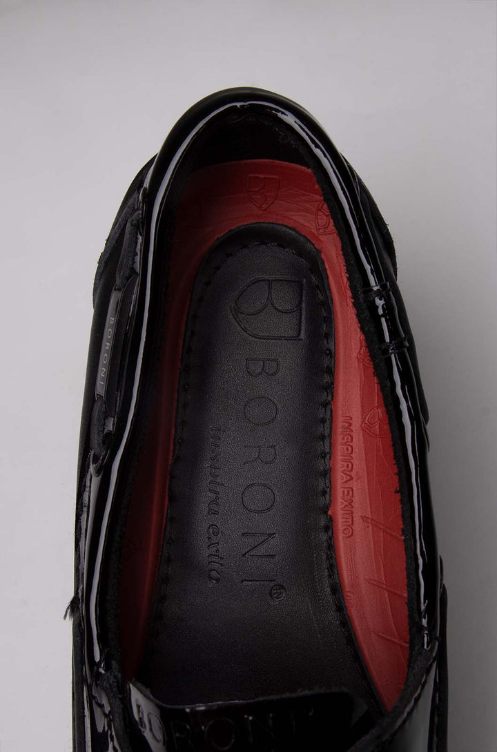 CALZADO MARINERO BORONI NEGRO/CHAROL DE PIEL